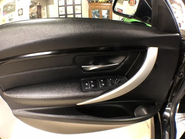 BMW 700 PLUG IN HYBRID * 330e - автомобили, коли, обяви за нови и употребявани 9