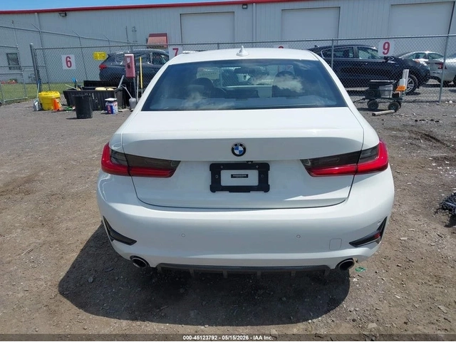 BMW 330 xDrive* LANE* DISTRO - автомобили, коли, обяви за нови и употребявани 15