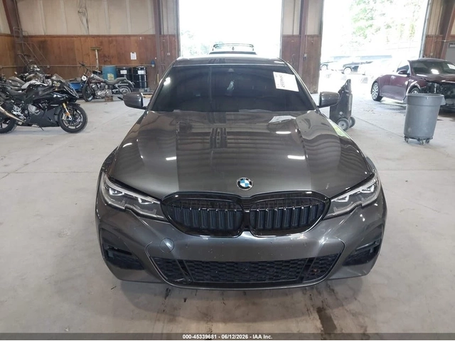 BMW 330 XDRIVE* MSPORT* ПОДГРЕВ* КАМЕРА* SUNROOF* - автомобили, коли, обяви за нови и употребявани 2