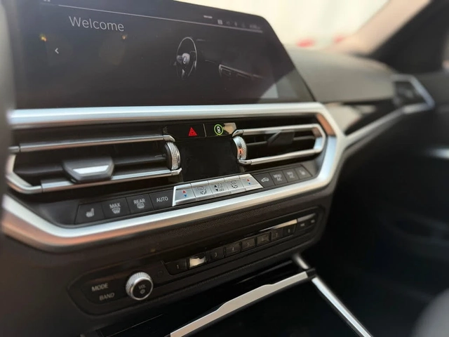 BMW 330 xDrive* DISTRONIC* LANE* ПОДГРЕВ + ВОЛАН - автомобили, коли, обяви за нови и употребявани 3