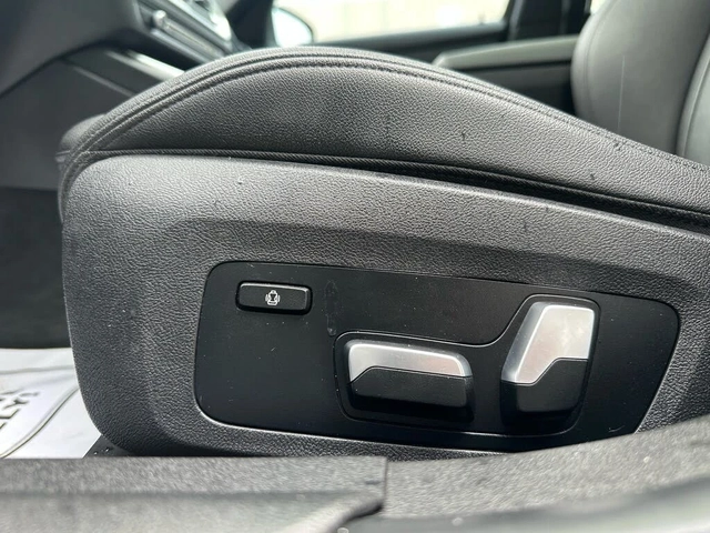 BMW 330 xDrive* DISTRONIC* LANE* ПОДГРЕВ + ВОЛАН - автомобили, коли, обяви за нови и употребявани 12