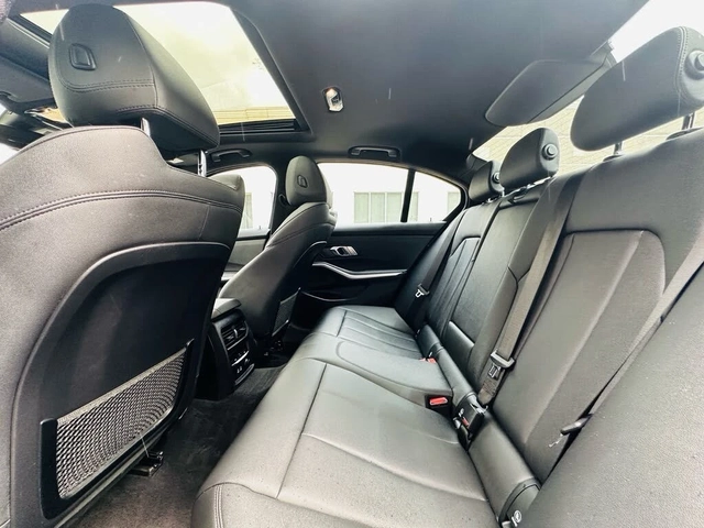 BMW 330 xDrive* DISTRONIC* LANE* ПОДГРЕВ + ВОЛАН - автомобили, коли, обяви за нови и употребявани 13