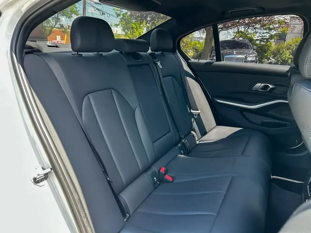 BMW 330 330i xDrive Sport Package - автомобили, коли, обяви за нови и употребявани 10