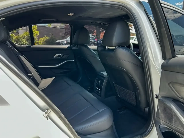 BMW 330 330i xDrive Sport Package - автомобили, коли, обяви за нови и употребявани 9