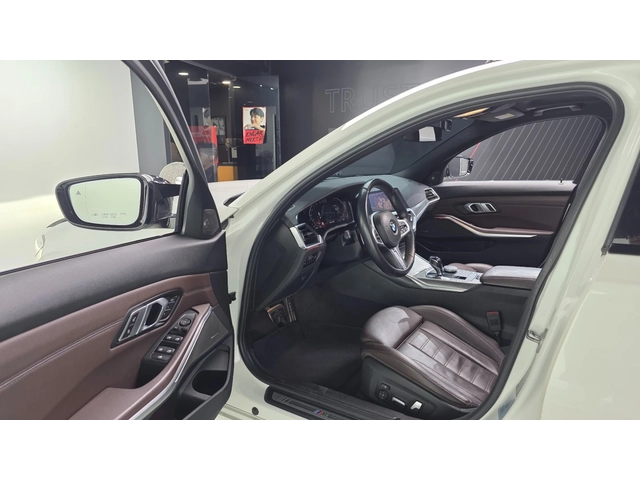 BMW 330 i M Sport - автомобили, коли, обяви за нови и употребявани 8