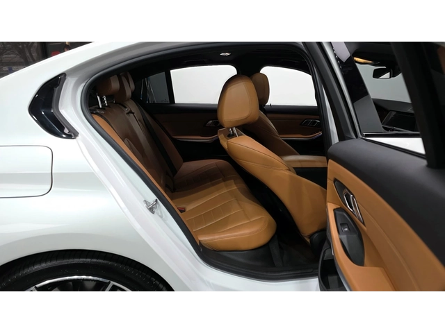 BMW 330 i xDrive M Sport - автомобили, коли, обяви за нови и употребявани 10
