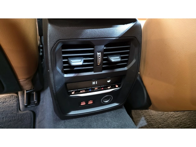 BMW 330 i xDrive M Sport - автомобили, коли, обяви за нови и употребявани 15