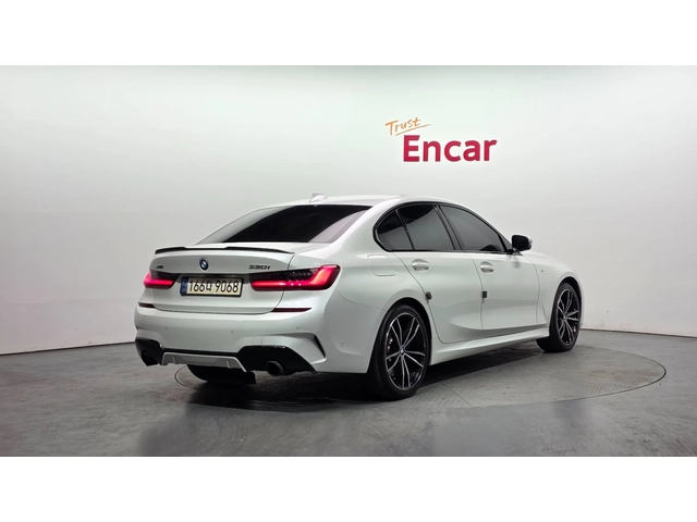 BMW 330 i xDrive M Sport - автомобили, коли, обяви за нови и употребявани 1