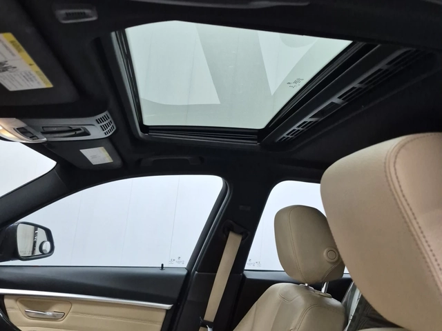 BMW 330 xDrive - автомобили, коли, обяви за нови и употребявани 10