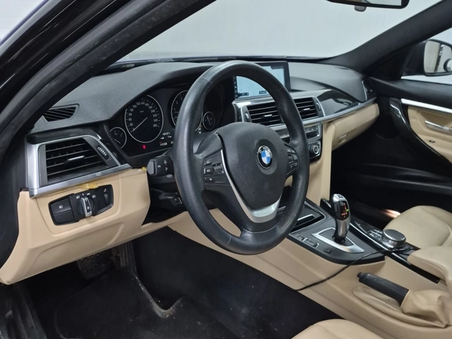 BMW 330 xDrive - автомобили, коли, обяви за нови и употребявани 8