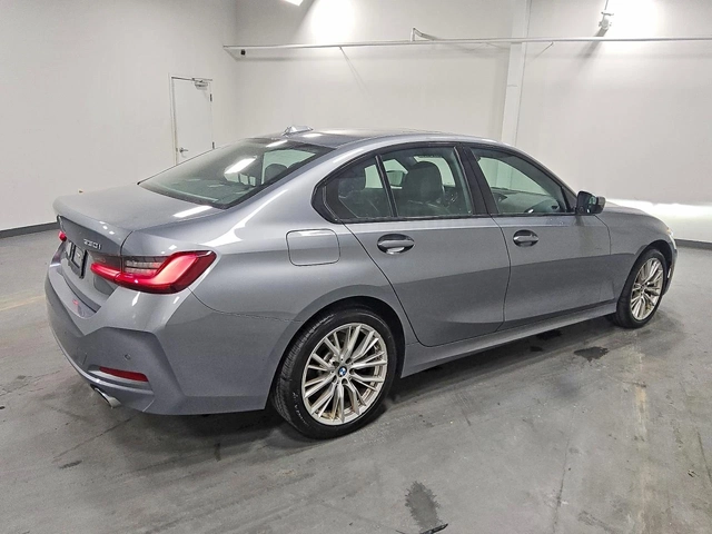 BMW 330 xi xDrive - автомобили, коли, обяви за нови и употребявани 2