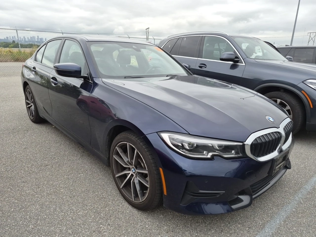 BMW 330 i xDrive - автомобили, коли, обяви за нови и употребявани 1