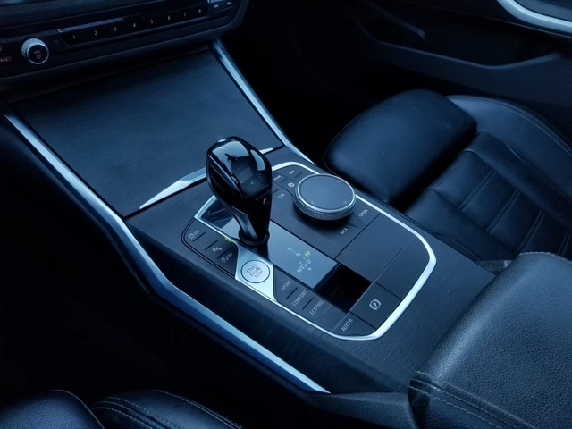 BMW 330 330i xDrive Sport Line - автомобили, коли, обяви за нови и употребявани 9