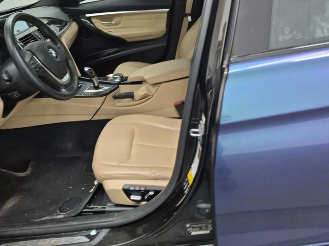 BMW 330 xDrive - автомобили, коли, обяви за нови и употребявани 4