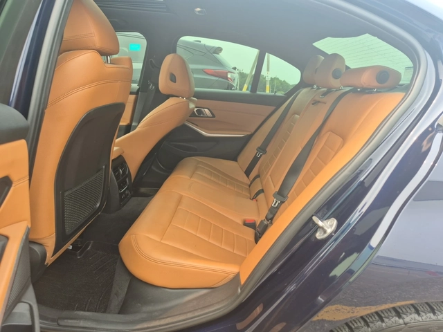 BMW 330 xDrive / Navigation / Blind Spot / Camera / Memory - автомобили, коли, обяви за нови и употребявани 9