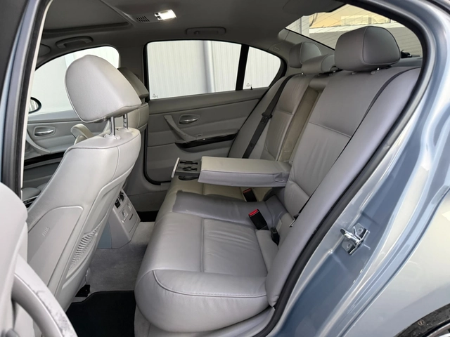 BMW 330 i M-Pack Реален пробег - автомобили, коли, обяви за нови и употребявани 12