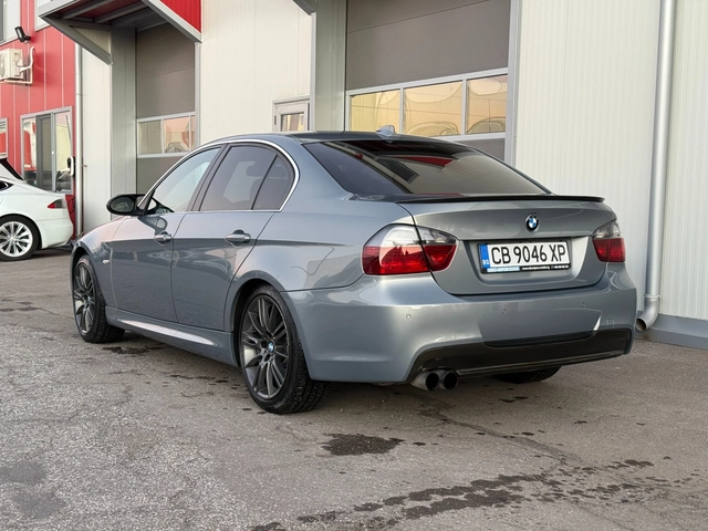 BMW 330 i M-Pack Реален пробег - автомобили, коли, обяви за нови и употребявани 2