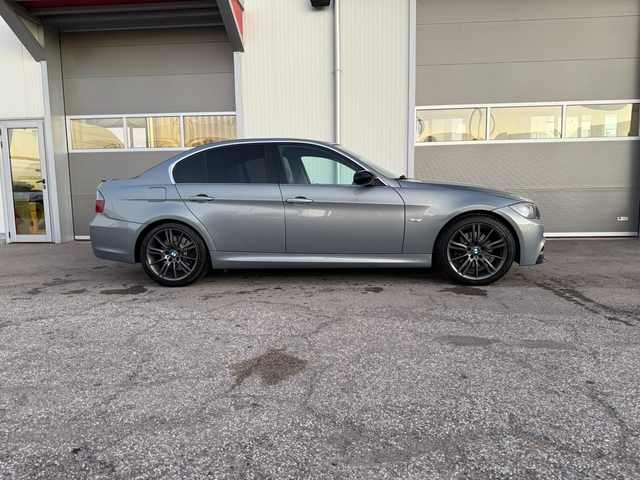 BMW 330 i M-Pack Реален пробег - автомобили, коли, обяви за нови и употребявани 5