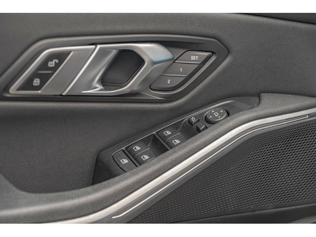 BMW 330 xDrive/PDC/Sport Gearbox/Sport Line/Active Guard - автомобили, коли, обяви за нови и употребявани 10