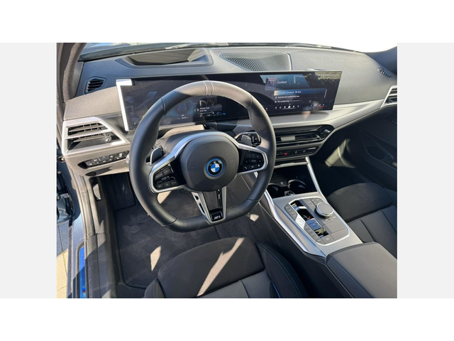 BMW 330e xDrive Touring - автомобили, коли, обяви за нови и употребявани 5