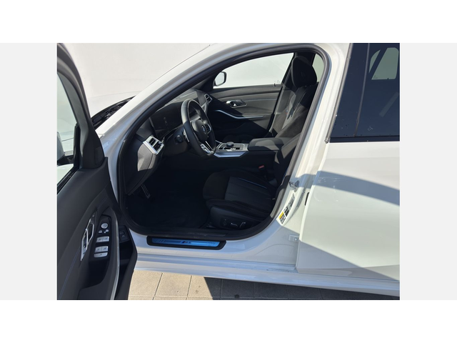 BMW 330e xDrive Туринг - автомобили, коли, обяви за нови и употребявани 7