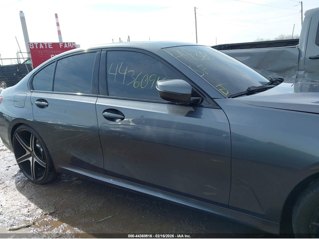 BMW 330I 2.0L I-4 DI, DOHC, VVT, TURBO, 255HP All Wheel Drive - автомобили, коли, обяви за нови и употребявани 12