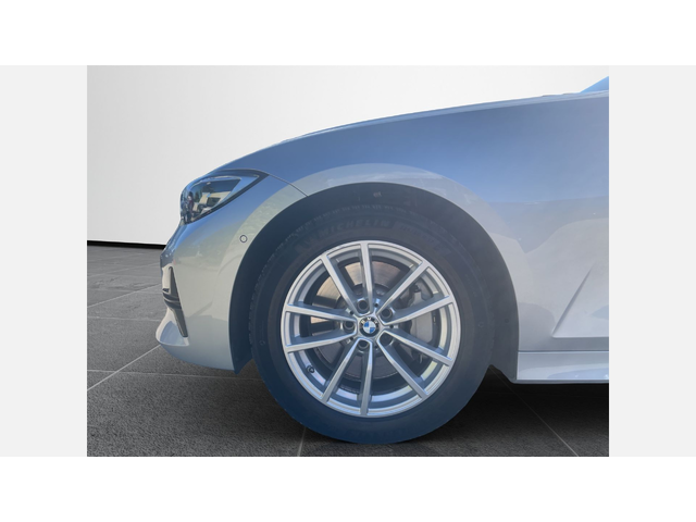 BMW 330i Седан - автомобили, коли, обяви за нови и употребявани 4