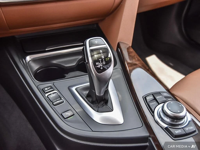 BMW 335 Sedan RWD* АвтоКредит* (ЦЕНА ДО БГ)* - автомобили, коли, обяви за нови и употребявани 11