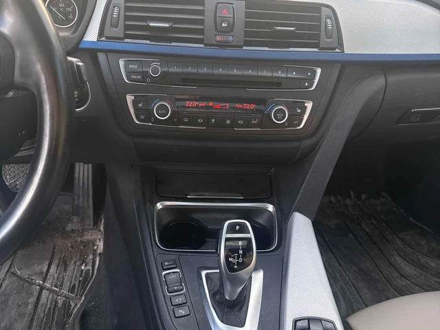 BMW 335 * xDrive * ДИСТРОНИК * 360 * ПАКЕТ * ПОДГРЕВ - автомобили, коли, обяви за нови и употребявани 8