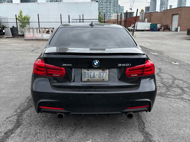 BMW 340 xi* MANUAL* HARMAN KARDON* 480HP* - автомобили, коли, обяви за нови и употребявани 3