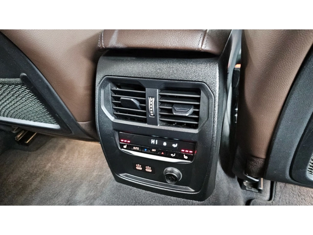 BMW 340 M xDrive - автомобили, коли, обяви за нови и употребявани 13