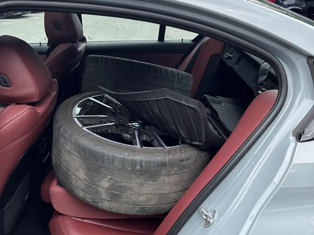BMW 340 M340i xDrive / Nardo Grey / Red Interior / M Sport - автомобили, коли, обяви за нови и употребявани 10