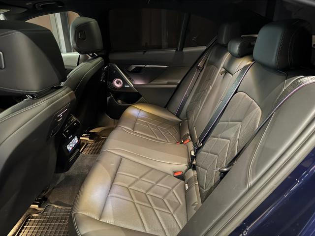 BMW 520 d xDrive M pro Pano B&W - автомобили, коли, обяви за нови и употребявани 13