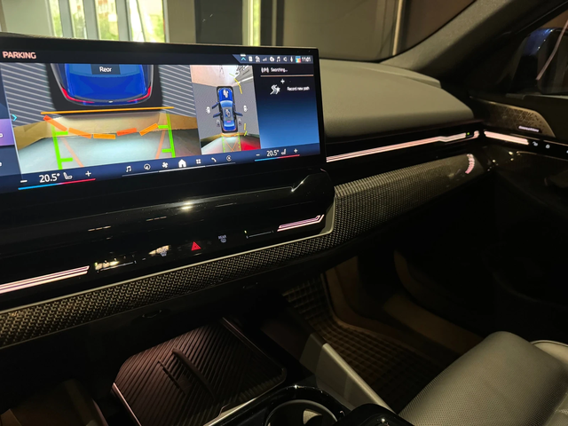 BMW 520 d xDrive M pro Pano B&W - автомобили, коли, обяви за нови и употребявани 6