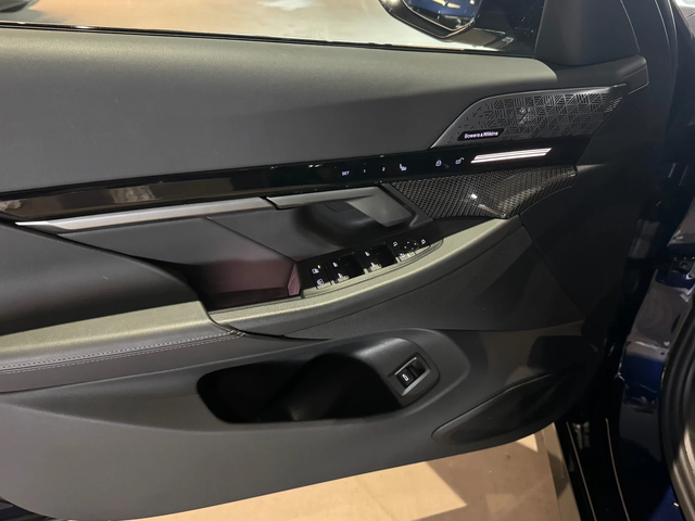 BMW 520 d xDrive M pro Pano B&W - автомобили, коли, обяви за нови и употребявани 8