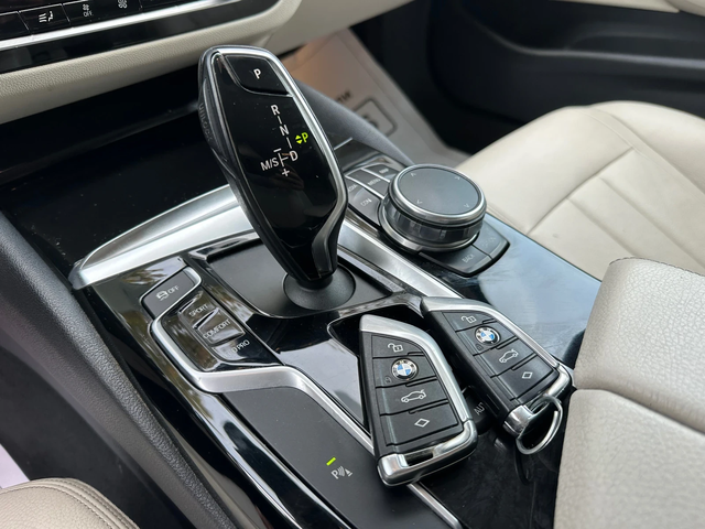 BMW 520 d X-drive - автомобили, коли, обяви за нови и употребявани 8