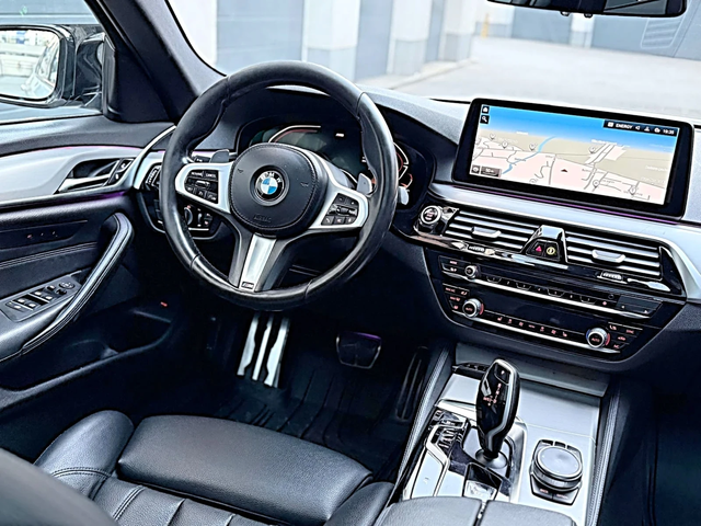 BMW 520 BMW 520d* M SPORT* Individual* Assist+ * Digital* - автомобили, коли, обяви за нови и употребявани 11