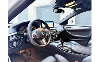 BMW 520 BMW 520d* M SPORT* Individual* Assist+ * Digital* - автомобили, коли, обяви за нови и употребявани 12