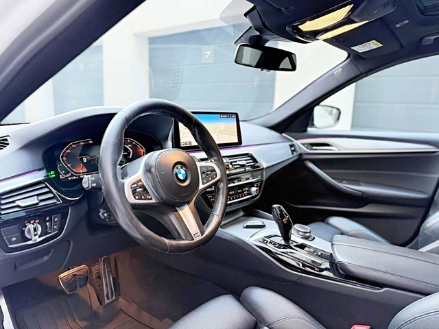 BMW 520 BMW 520d* M SPORT* Individual* Assist+ * Digital* - автомобили, коли, обяви за нови и употребявани 12