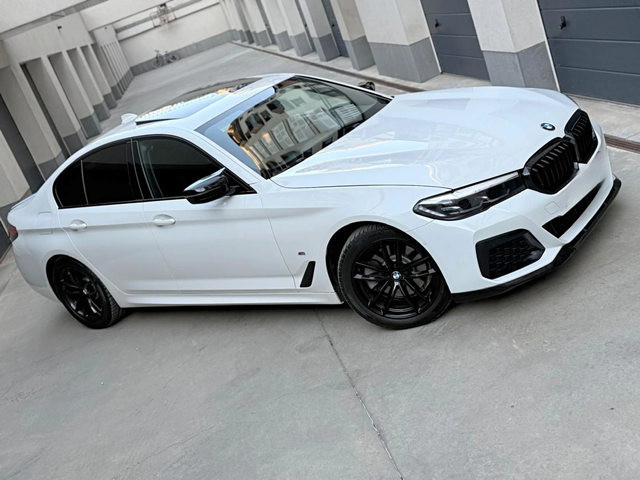 BMW 520 BMW 520d* M SPORT* Individual* Assist+ * Digital* - автомобили, коли, обяви за нови и употребявани 3