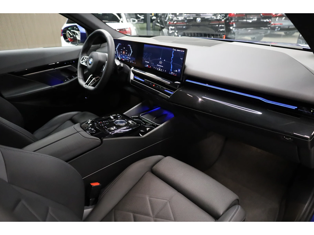 BMW 520 Xdrive* Msport Paket* FULL LED LIGHTS* 360* - автомобили, коли, обяви за нови и употребявани 14