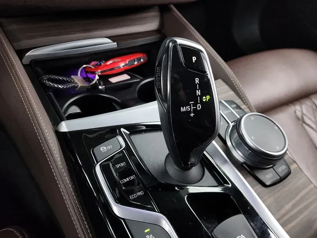 BMW 520 D M Sports Plus - автомобили, коли, обяви за нови и употребявани 8