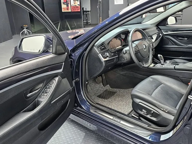 BMW 520 xDrive - автомобили, коли, обяви за нови и употребявани 9