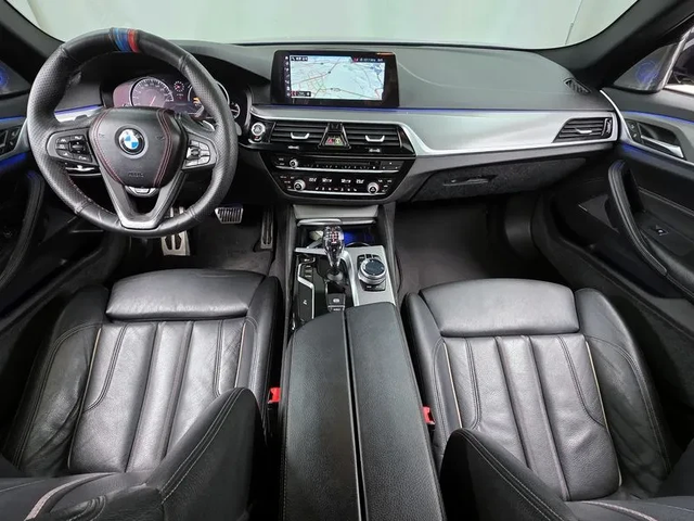 BMW 520 I xDrive M Sports - автомобили, коли, обяви за нови и употребявани 6