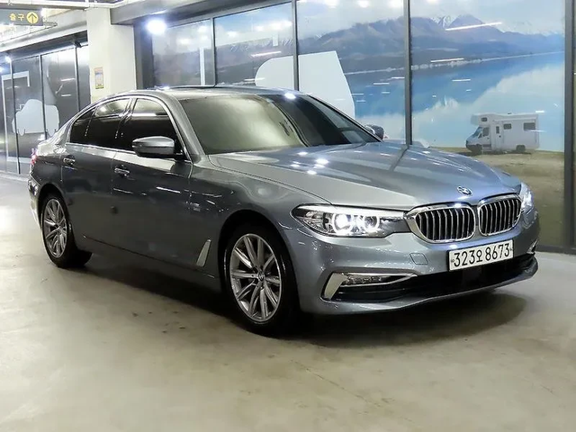 BMW 520 I Luxury - автомобили, коли, обяви за нови и употребявани 0
