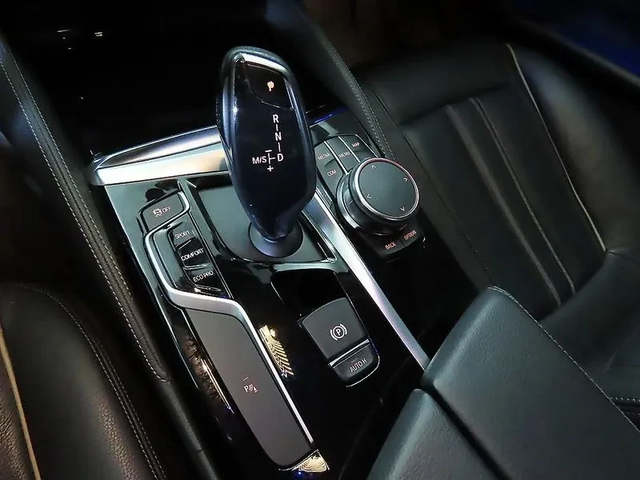 BMW 520 I Luxury - автомобили, коли, обяви за нови и употребявани 11