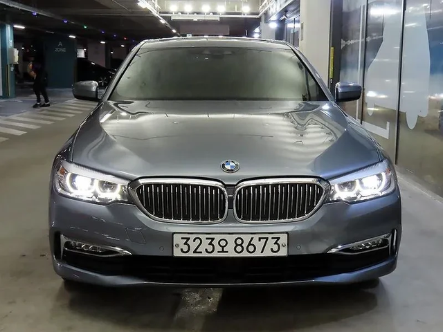BMW 520 I Luxury - автомобили, коли, обяви за нови и употребявани 1