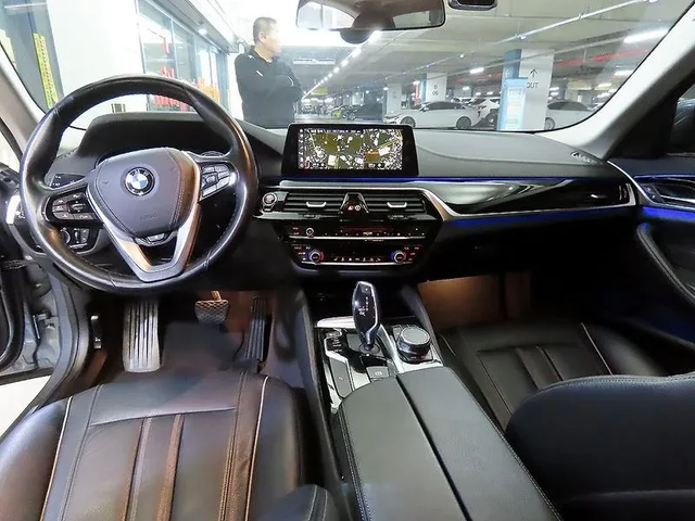 BMW 520 I Luxury - автомобили, коли, обяви за нови и употребявани 9