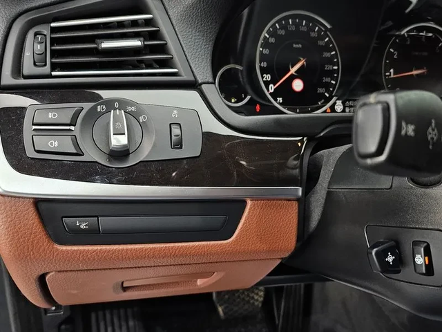 BMW 520 I xDrive M Aerodynamics - автомобили, коли, обяви за нови и употребявани 15