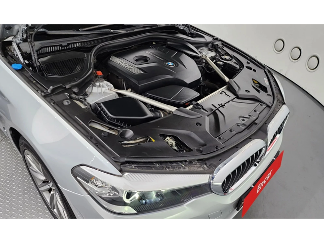 BMW 520 5 Series (G30) 520I Luxury - автомобили, коли, обяви за нови и употребявани 5